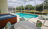 Tivoli Manor - Luxury 4 Bedroom 3 Bath Florida Villa 15 minutes from Disney World - Free use of the Hot Tub.